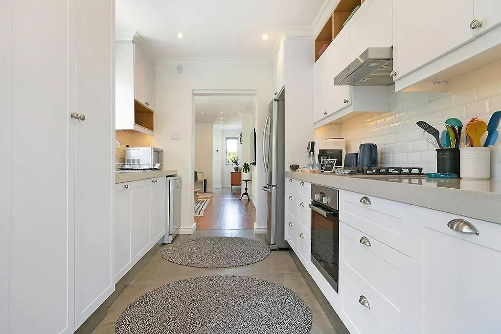 Stunning 2-Bedroom House In Leafy Claremont Le Cap
