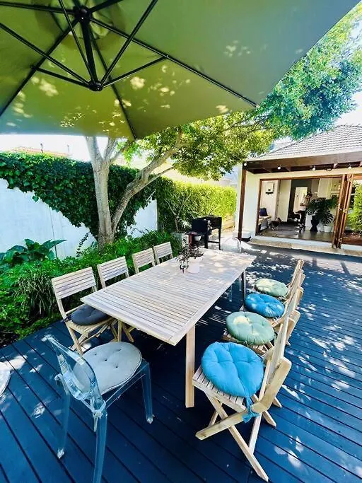Hébergement de vacances Stunning 2-Bedroom House In Leafy Claremont Le Cap