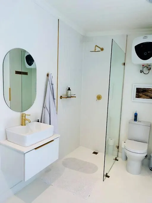 Hébergement de vacances Stunning 2-Bedroom House In Leafy Claremont Le Cap