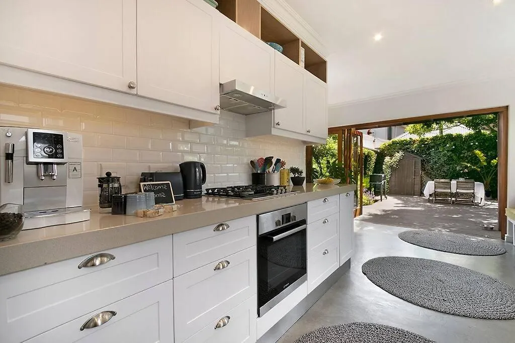 Stunning 2-Bedroom House In Leafy Claremont Le Cap Hébergement de vacances